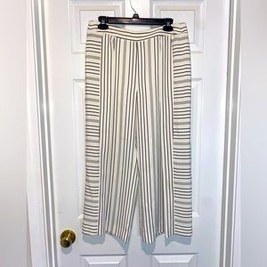 Antonio Melani black and white dress pants. Size 8